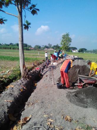 PROSES PEMBANGUNAN TALUD GELANGAN - BAKULAN